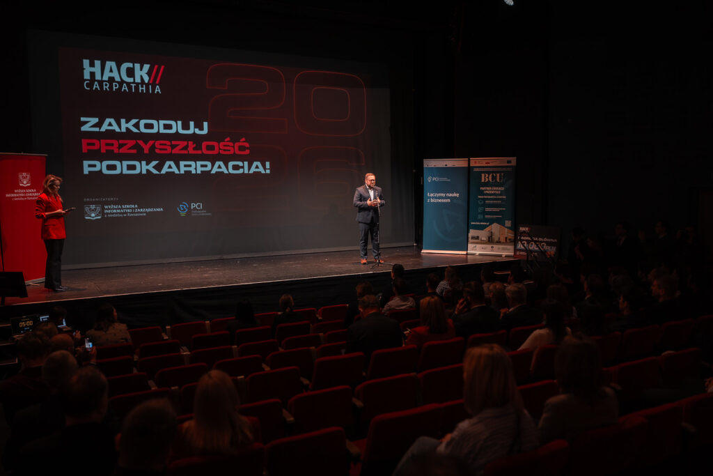 Gala finałowa HackCarpathia w Teatrze im. Wandy Siemaszkowej